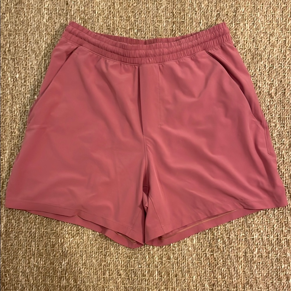 Lululemon Pacebreaker LL 5” Size Medium